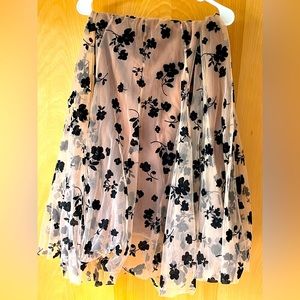 Beautiful medium/long skirt